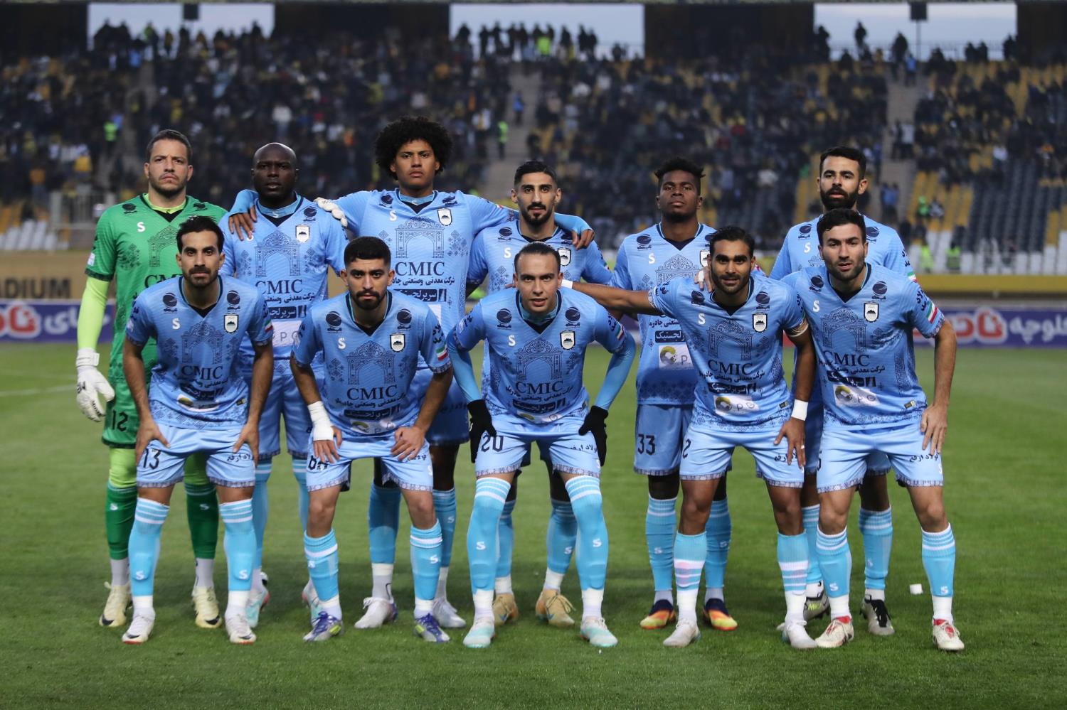 چادرملو به صنعت فروش بازیکن پیوست