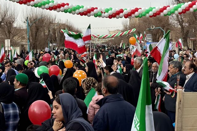 برگزاری راهپیمایی باشکوه ۲۲ بهمن در ۵۰ نقطه یزد؛ ملت انقلابی در صحنه